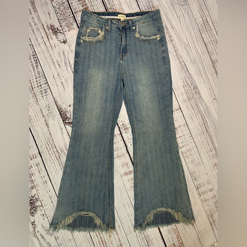 POL Frayed hem denim jeans. Bootcut. High rise. Size S.
